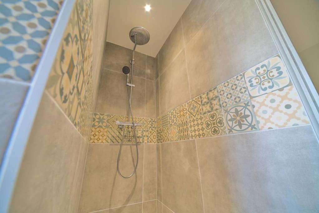 Buranoroom Jacuzzi De Gamme Parkingfree Apartment