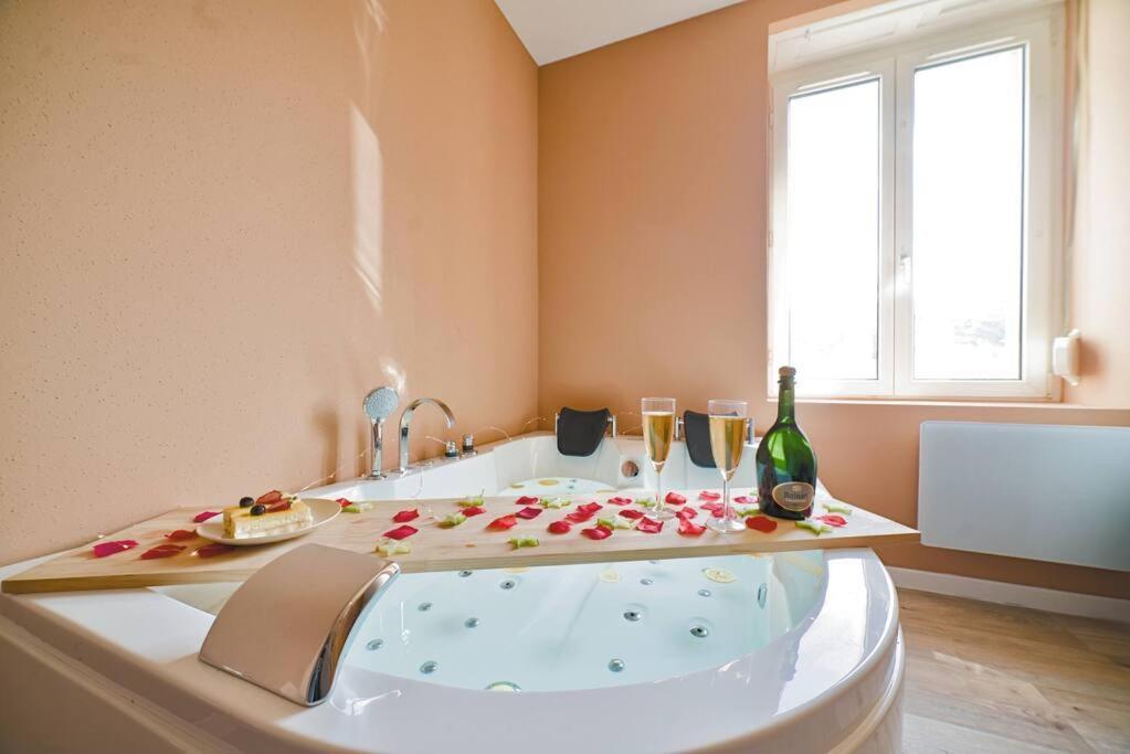 Buranoroom Jacuzzi De Gamme Parkingfree Apartment Mülhausen
